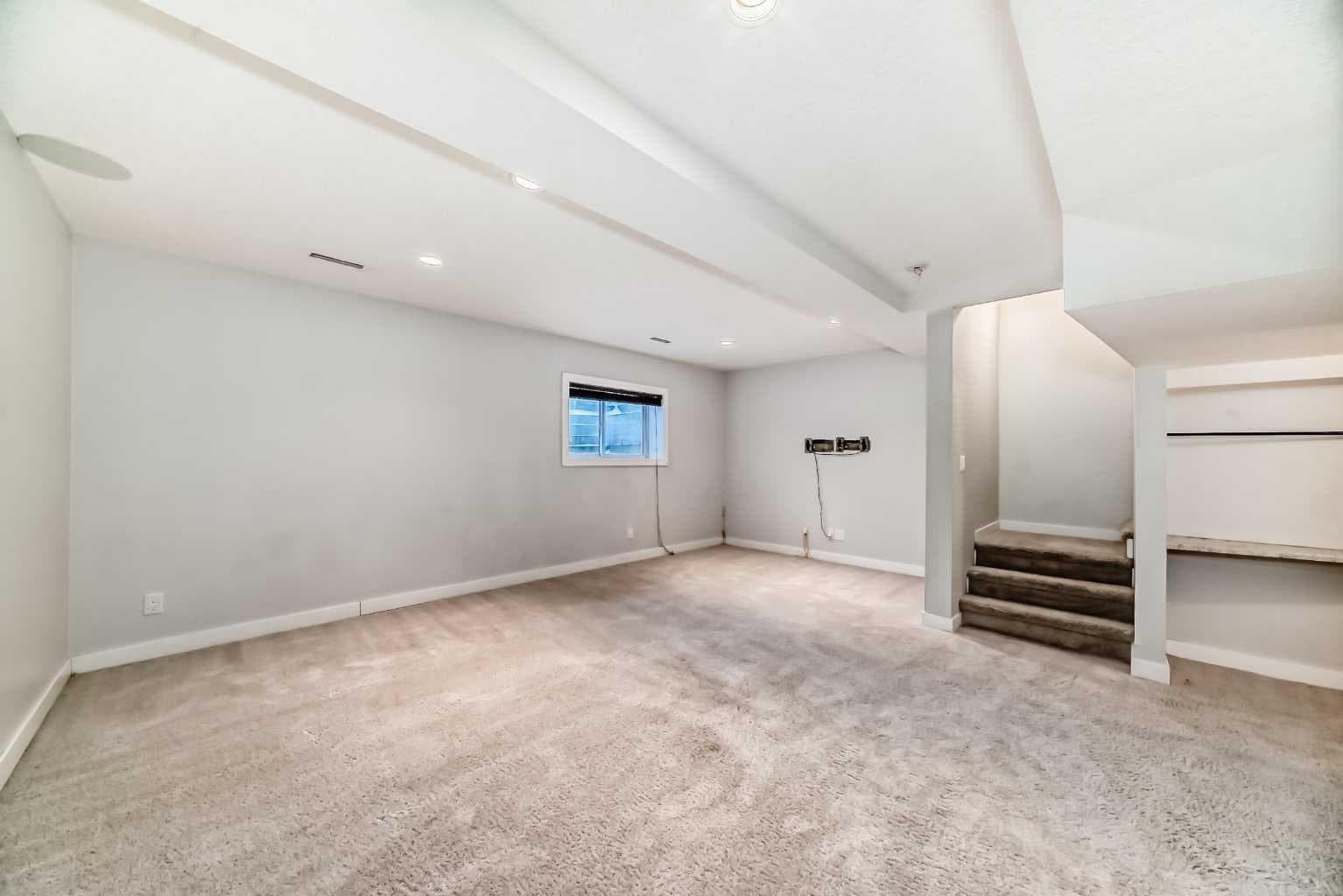 115, 300 Marina Drive 
