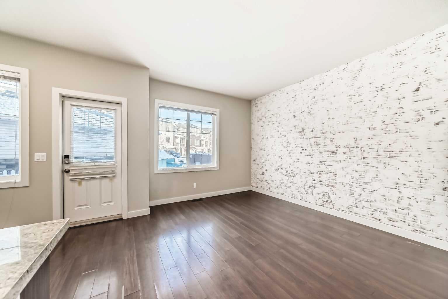 115, 300 Marina Drive 