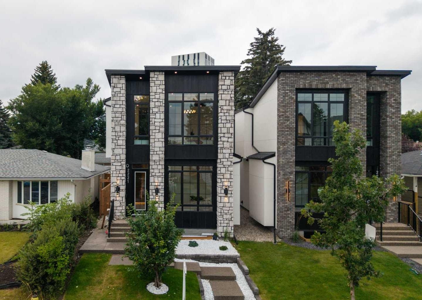 2221 Halifax Crescent NW