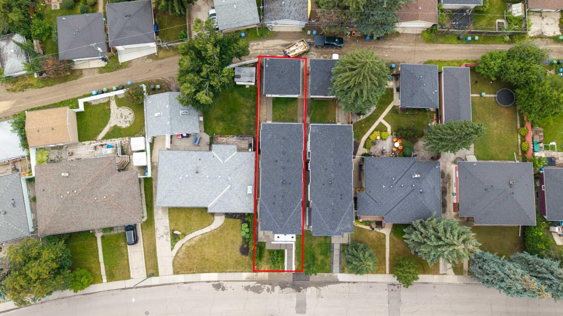 2221 Halifax Crescent NW