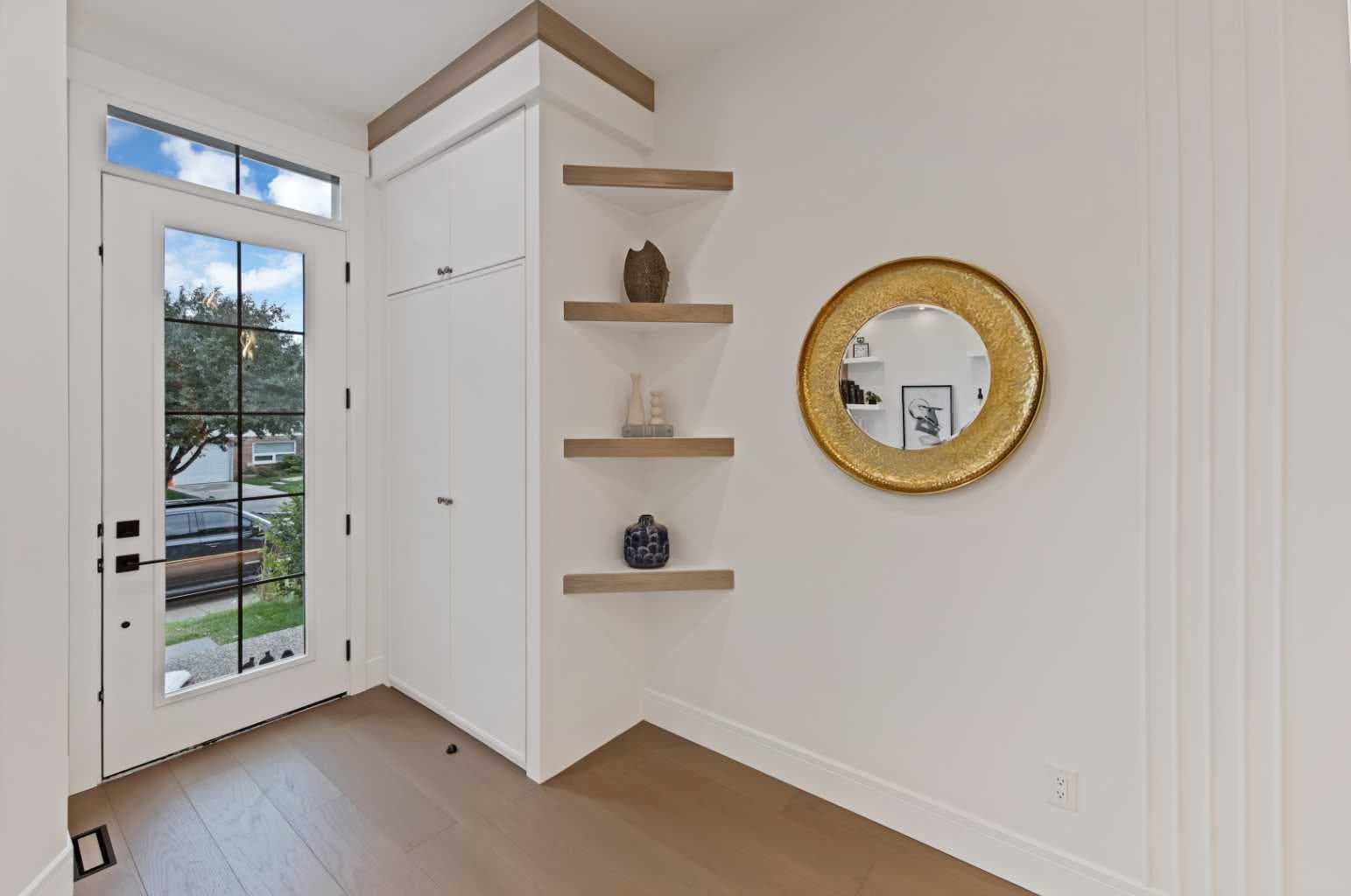 2221 Halifax Crescent NW