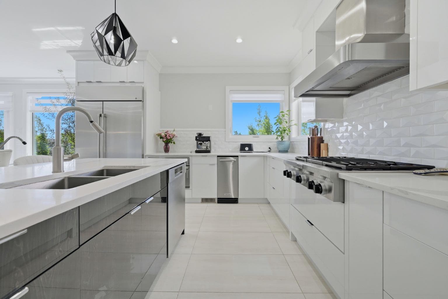 102 Malibou Road 