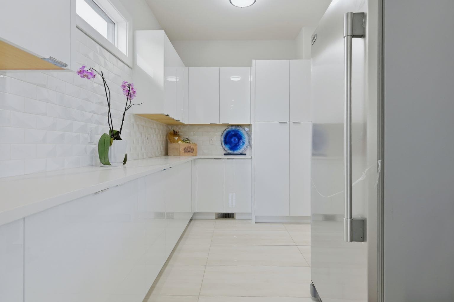 102 Malibou Road 