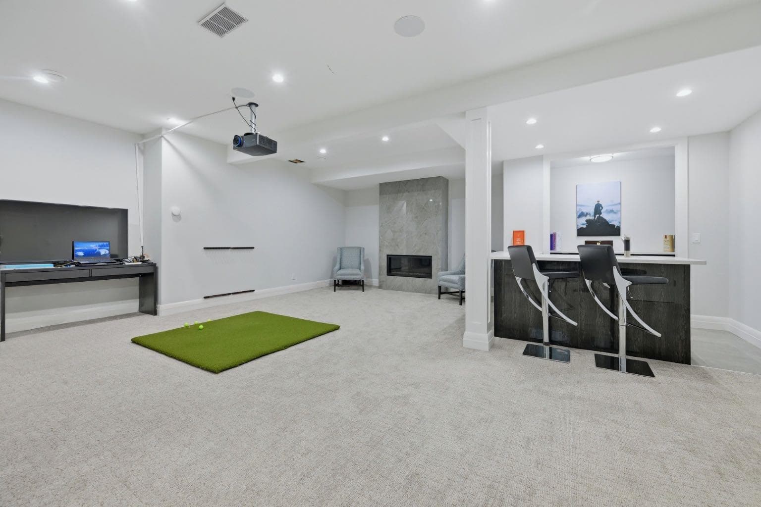 102 Malibou Road 