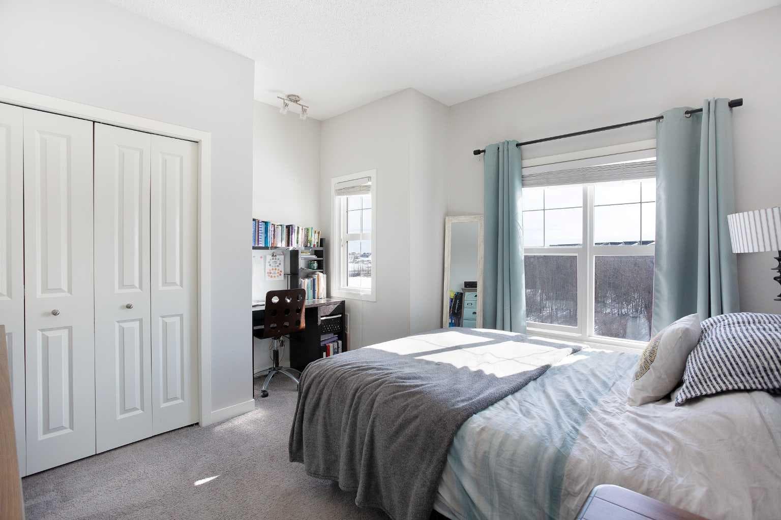 412, 250 Fireside View 