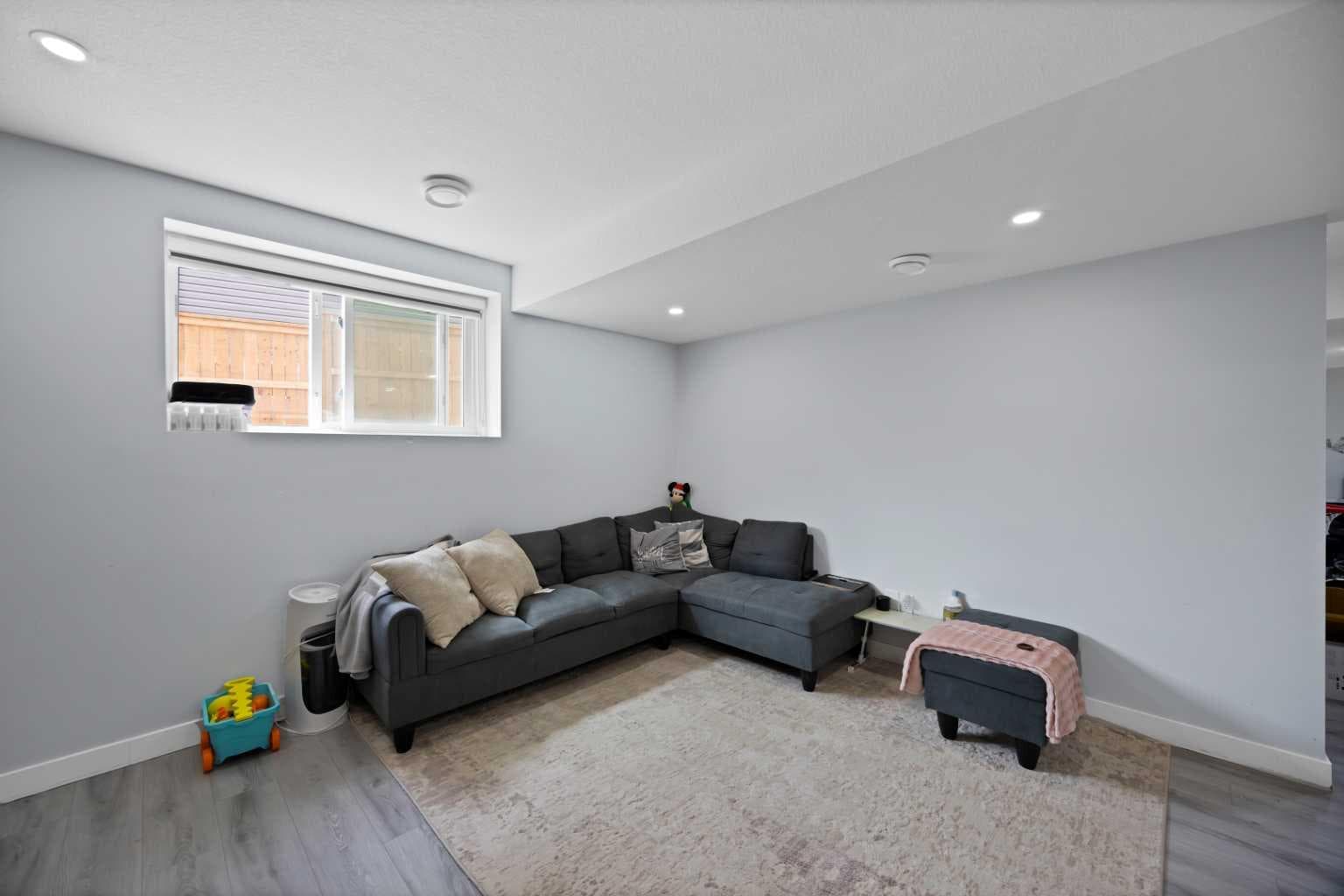211 Dawson Harbour Court 