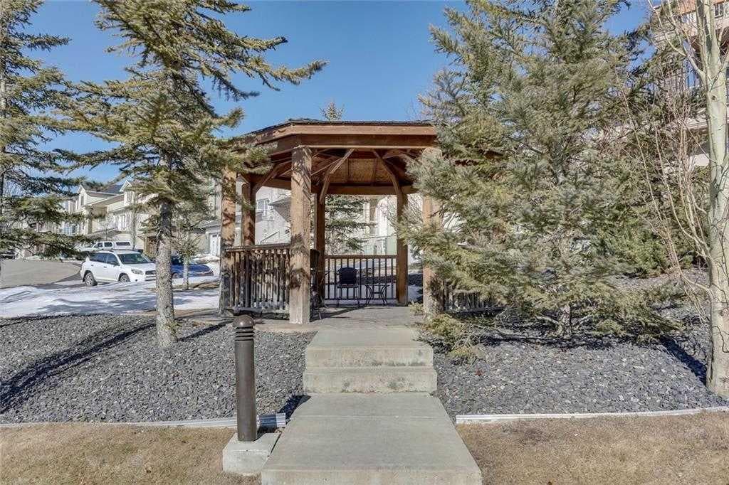1, 169 Rockyledge View NW