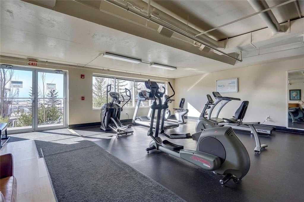 1, 169 Rockyledge View NW