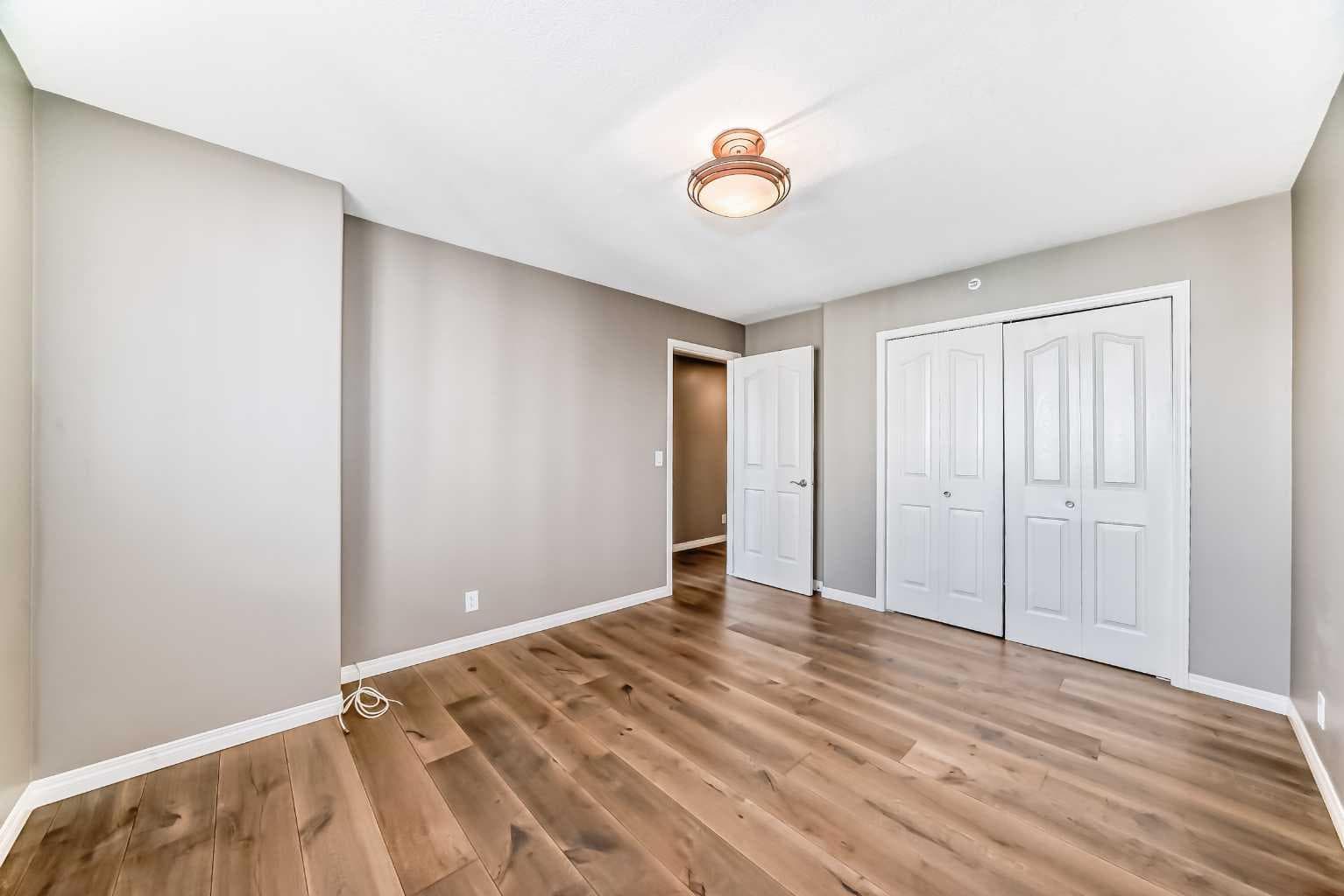1901, 683 10 Street SW