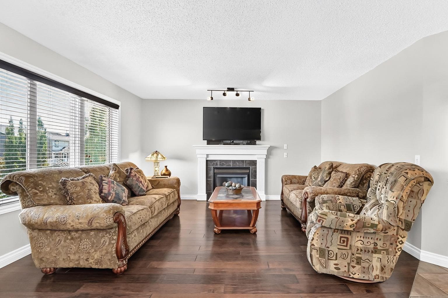 327 Sagewood Place SW