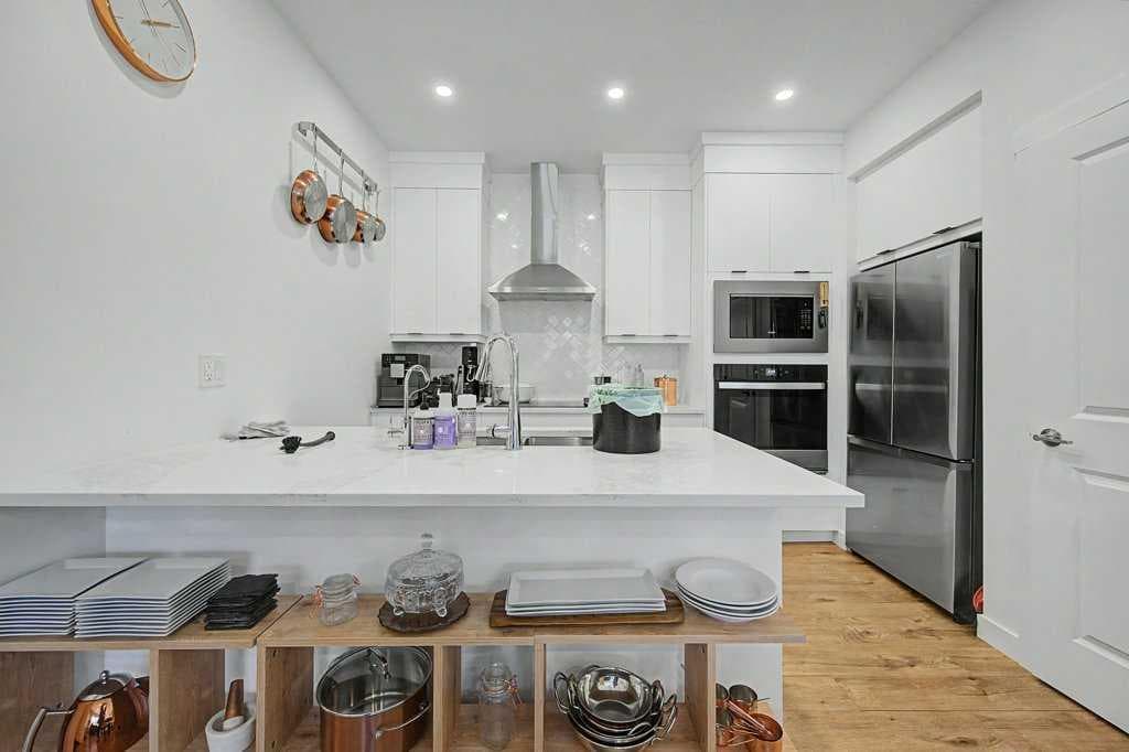 140 Sovereign Common SW