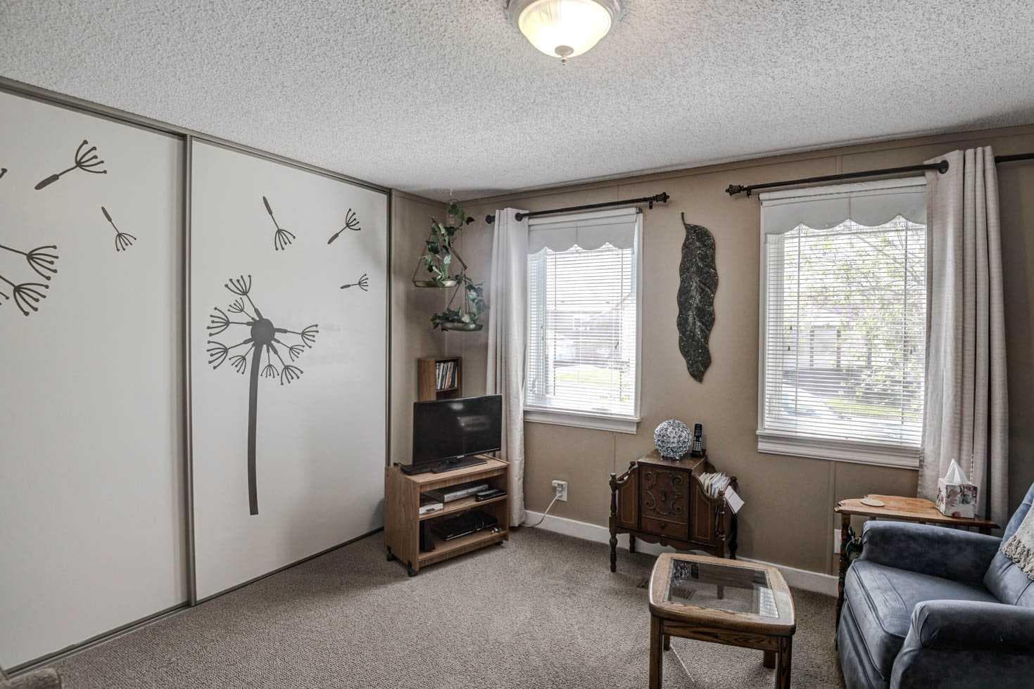 221, 99 Arbour Lake Road NW