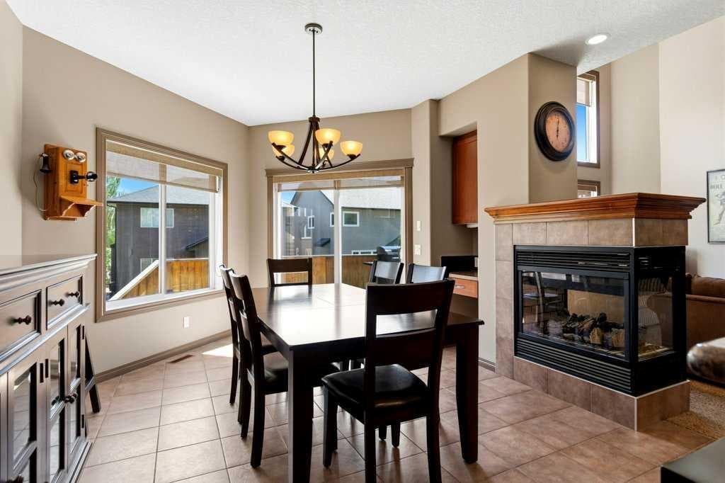 23 Aspen Stone Crescent SW