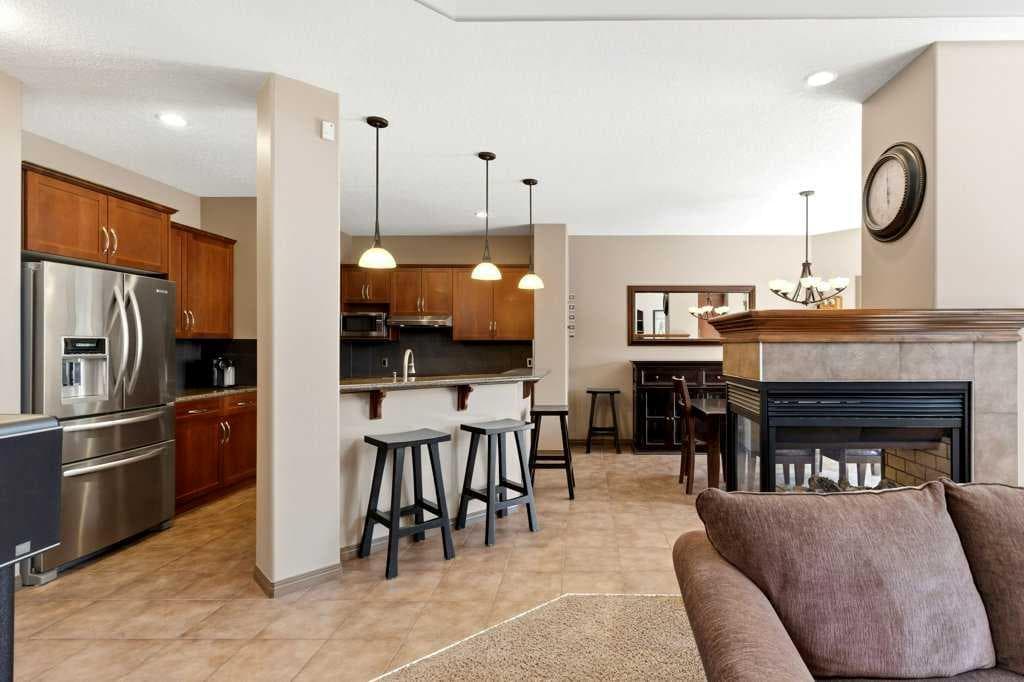 23 Aspen Stone Crescent SW