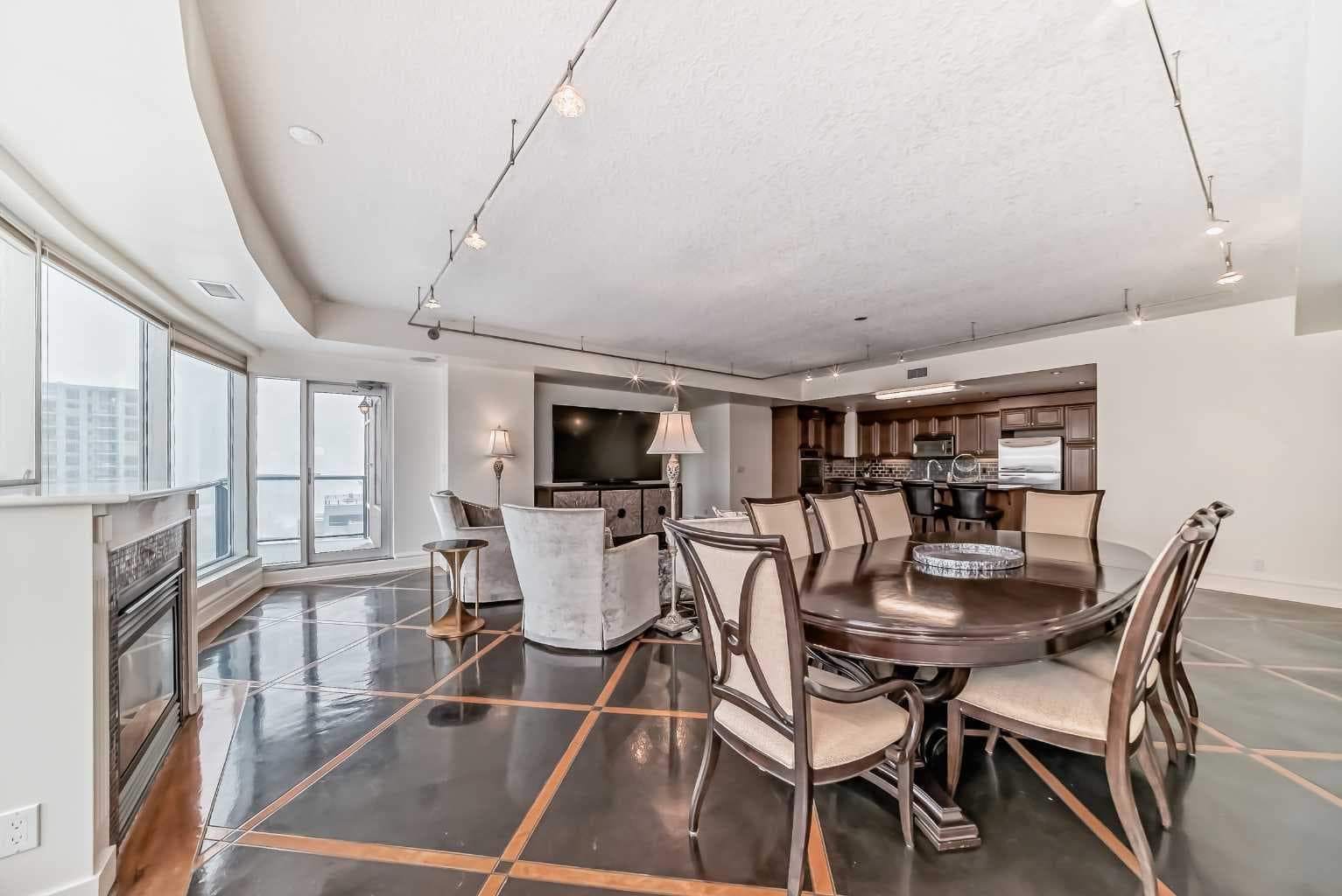 2008, 920 5 Avenue SW