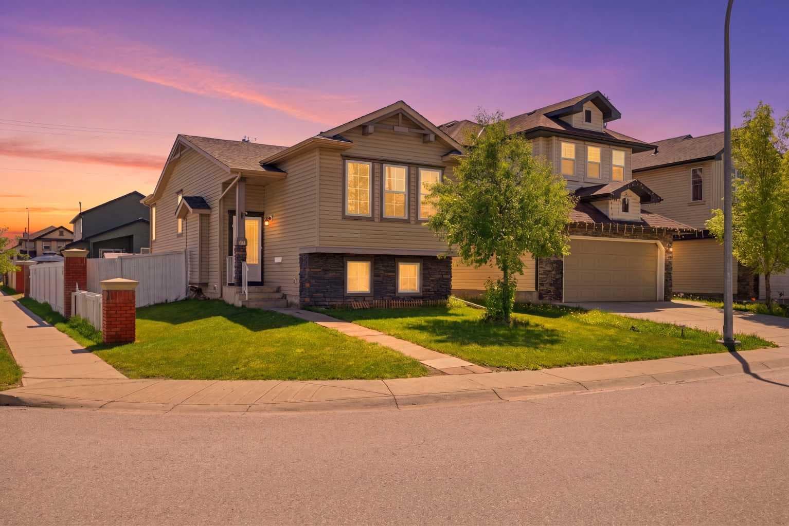 11 Covecreek Close NE