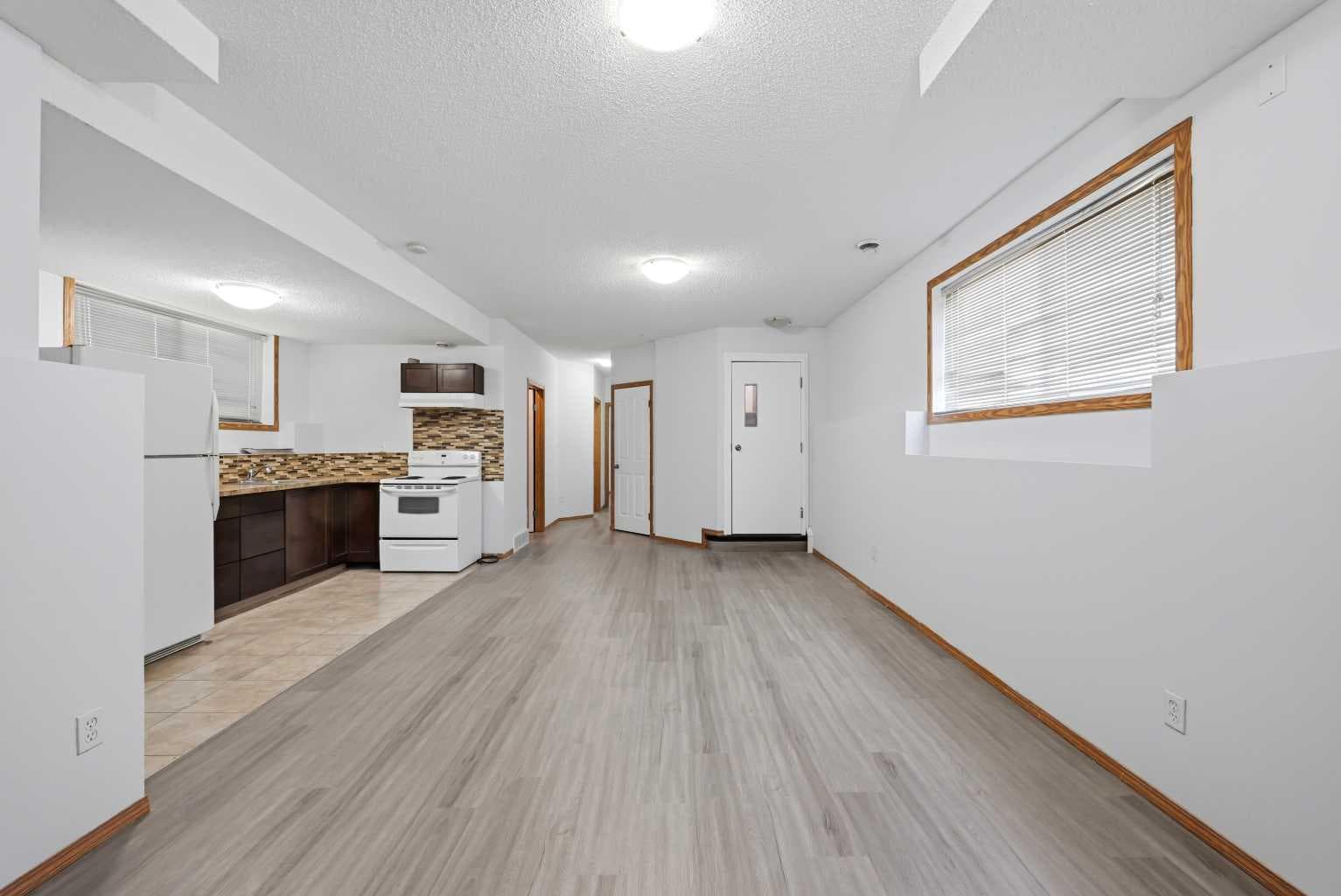 11 Covecreek Close NE