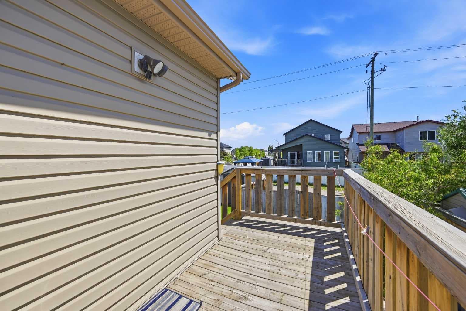 11 Covecreek Close NE