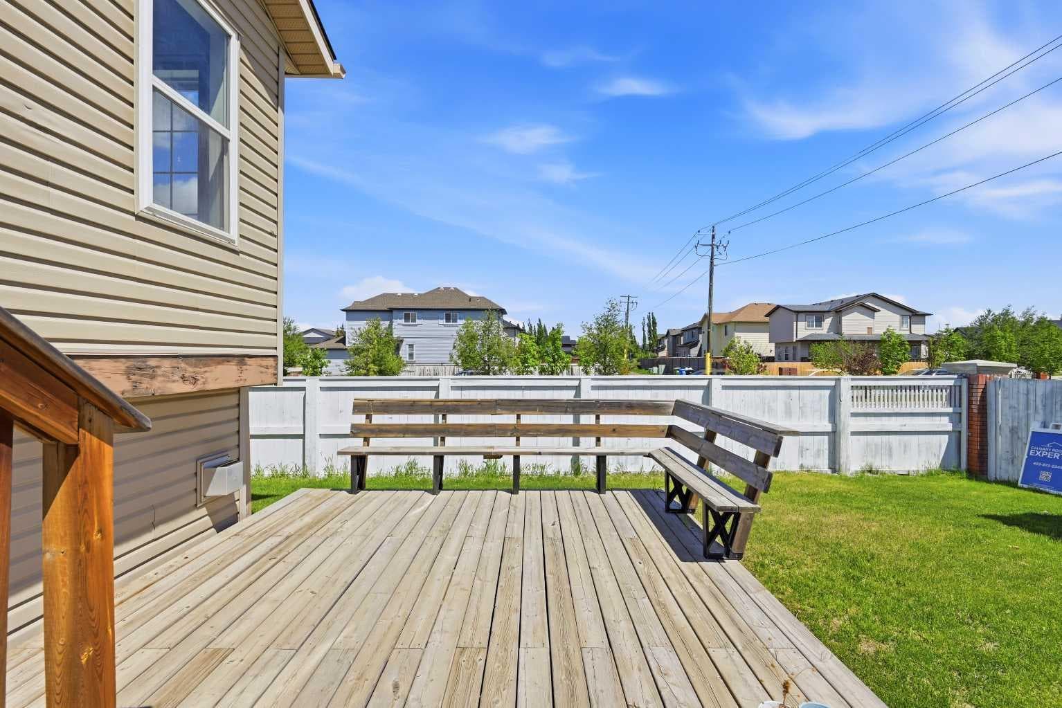 11 Covecreek Close NE