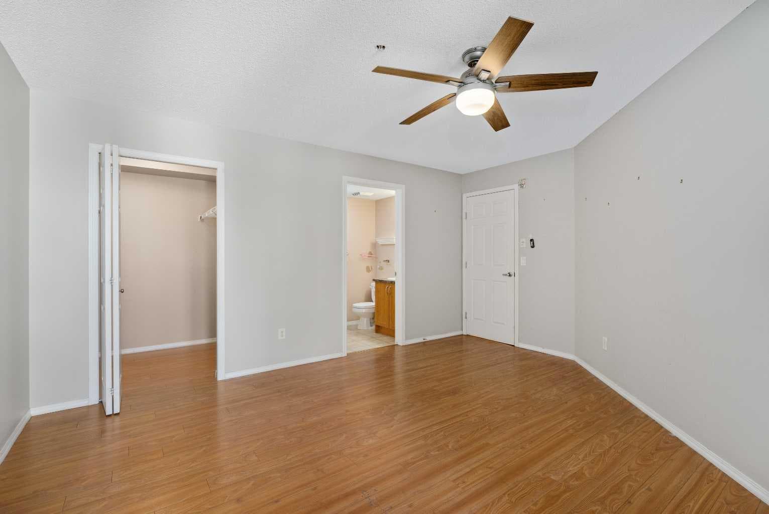 2327, 700 Willowbrook Road NW