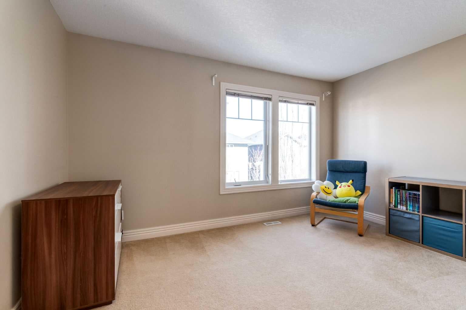 37 Royal Oak Plaza NW