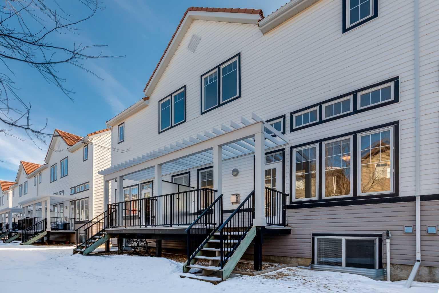 37 Royal Oak Plaza NW