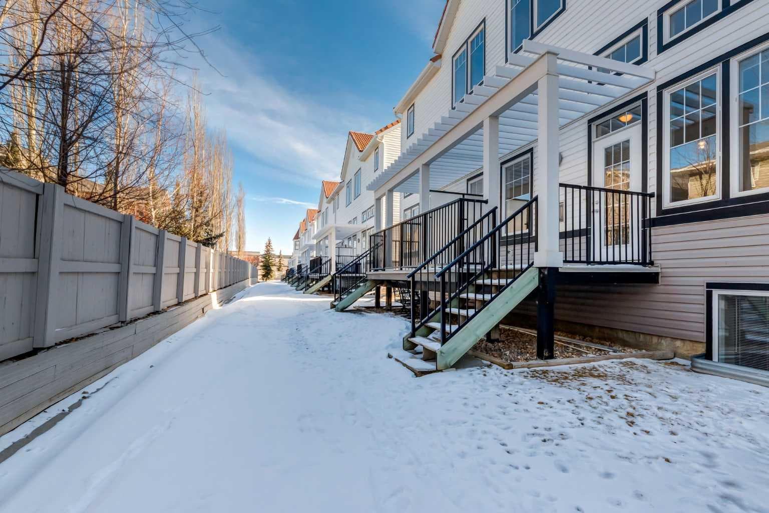 37 Royal Oak Plaza NW