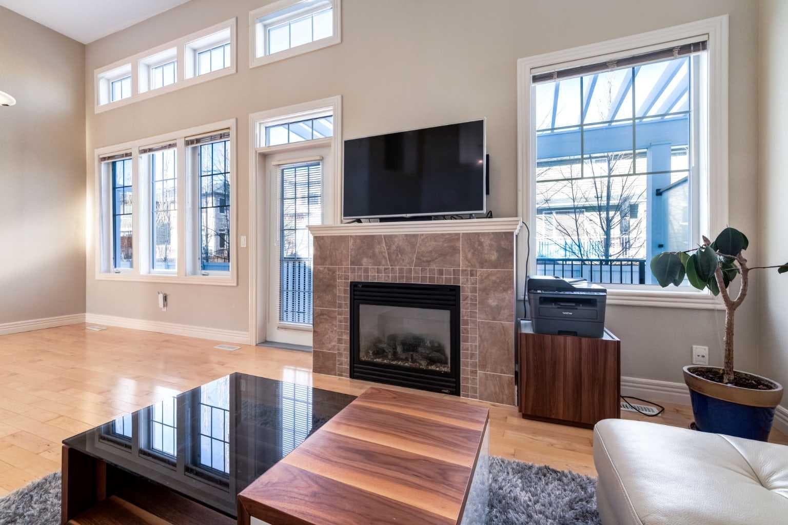 37 Royal Oak Plaza NW