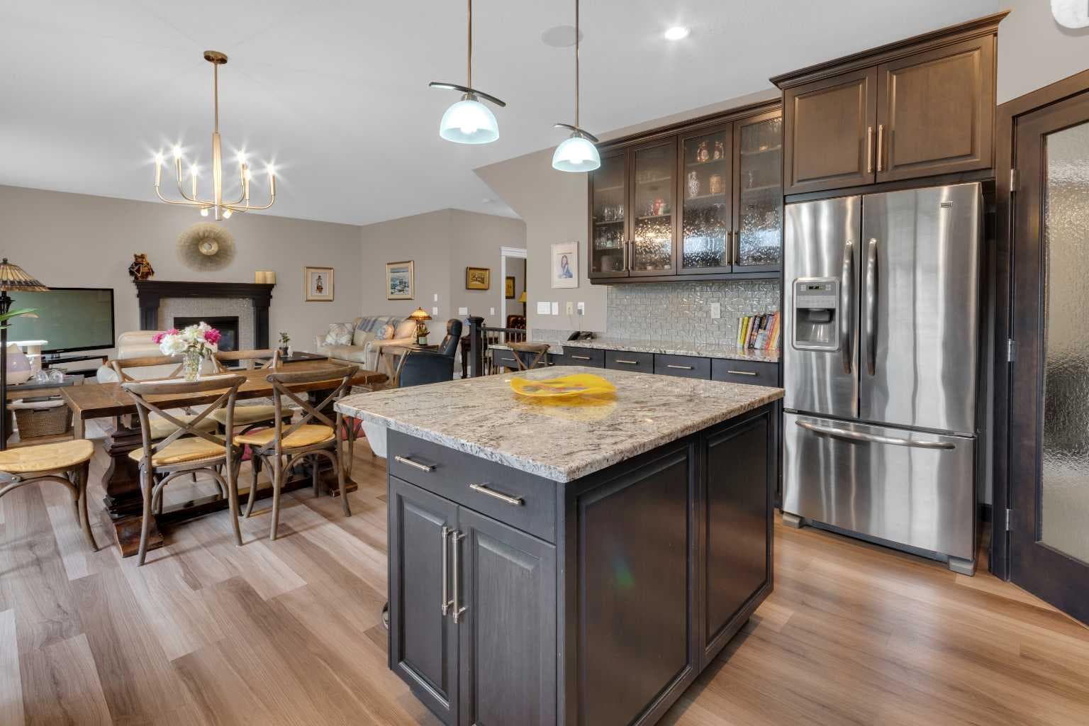 172 Ridge View Close 