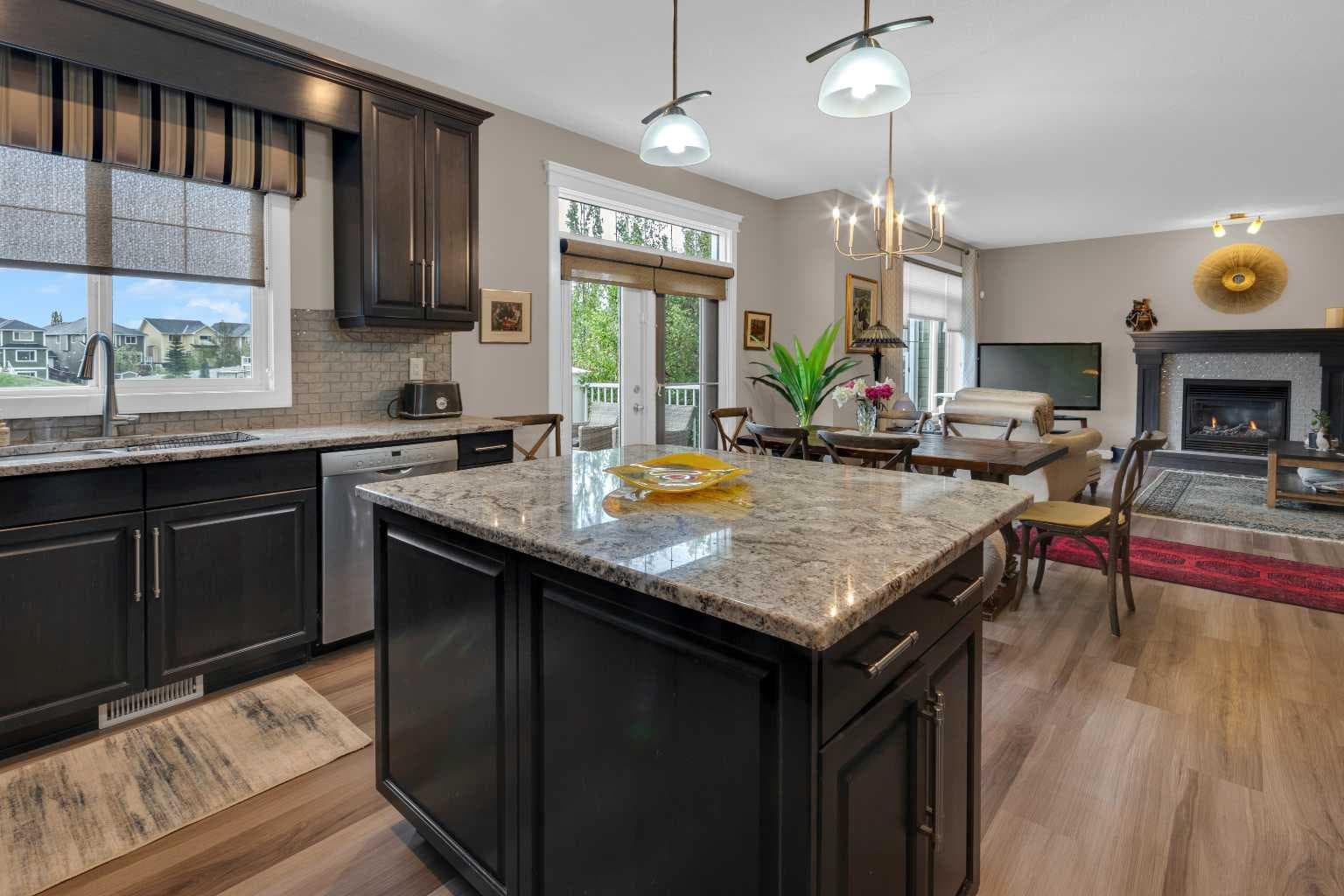 172 Ridge View Close 