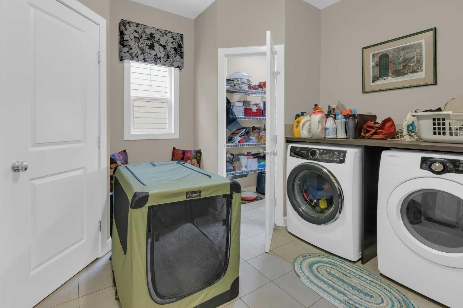 172 Ridge View Close 