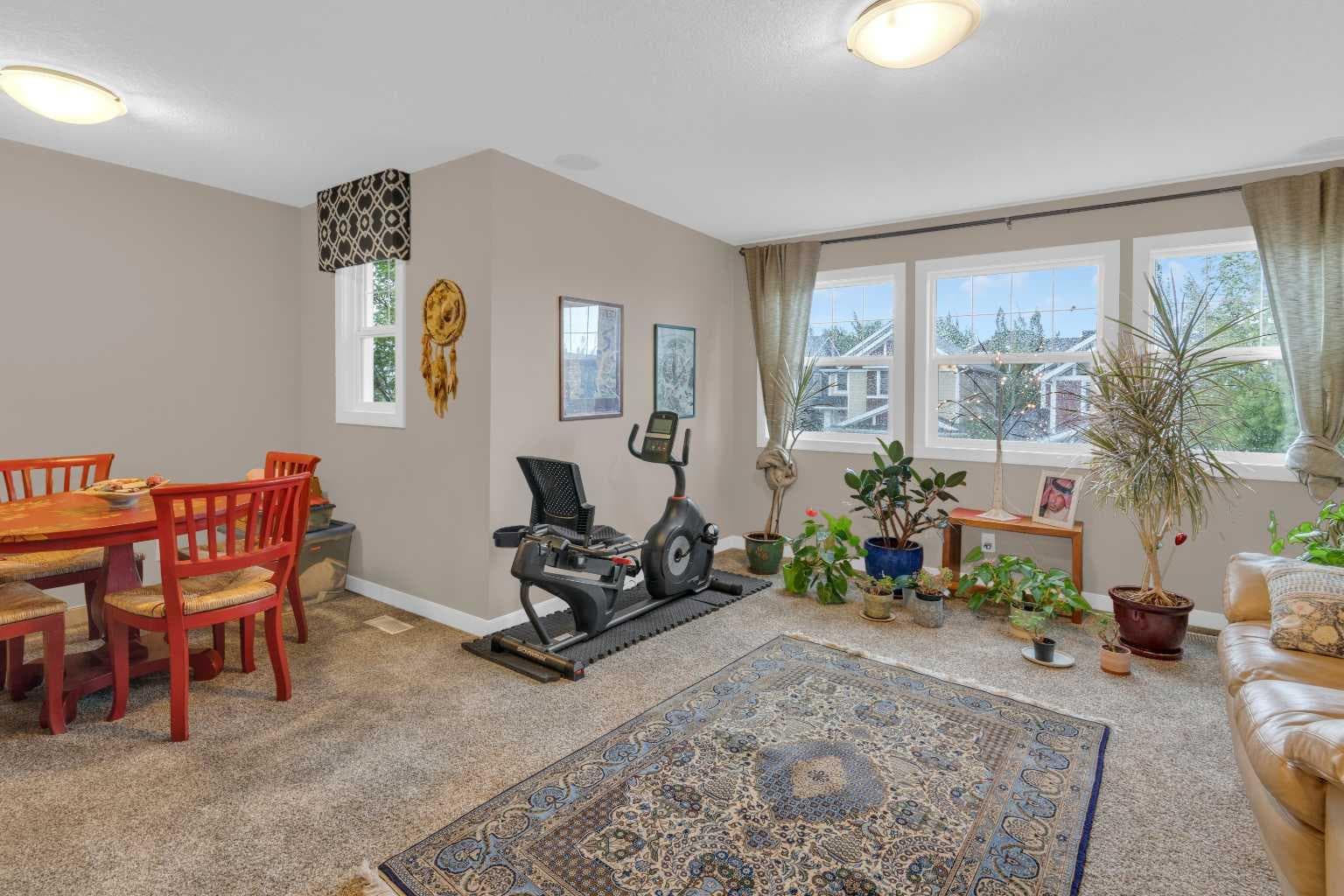 172 Ridge View Close 