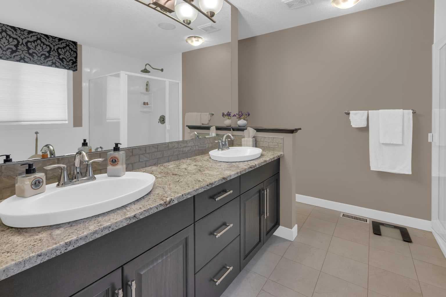 172 Ridge View Close 