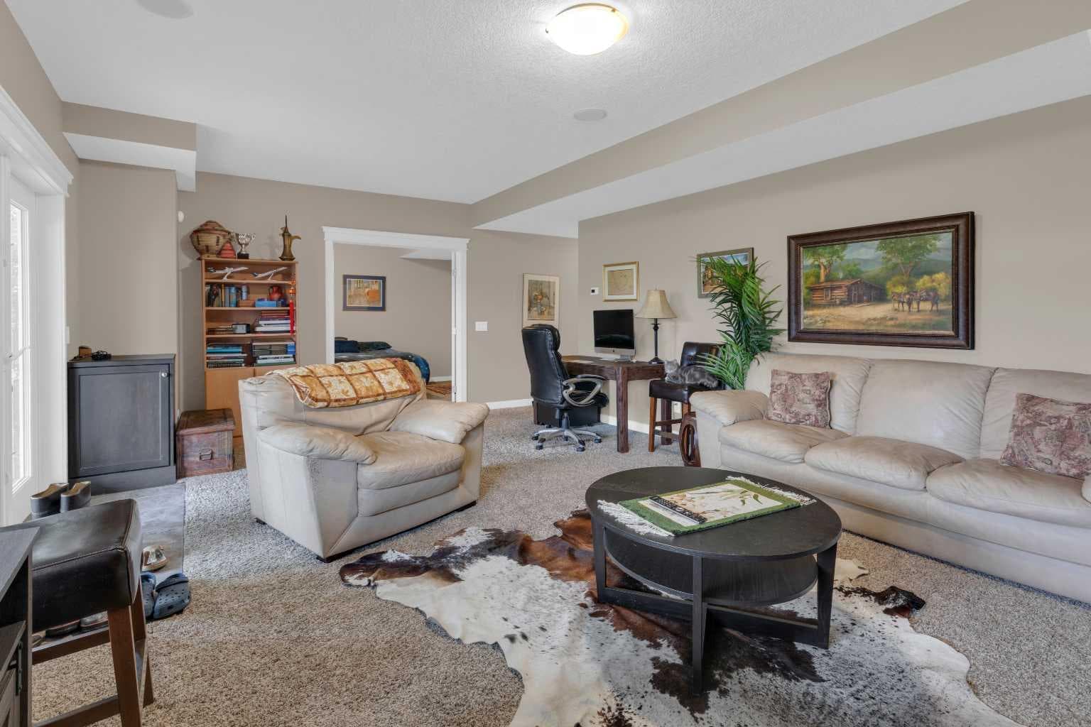 172 Ridge View Close 
