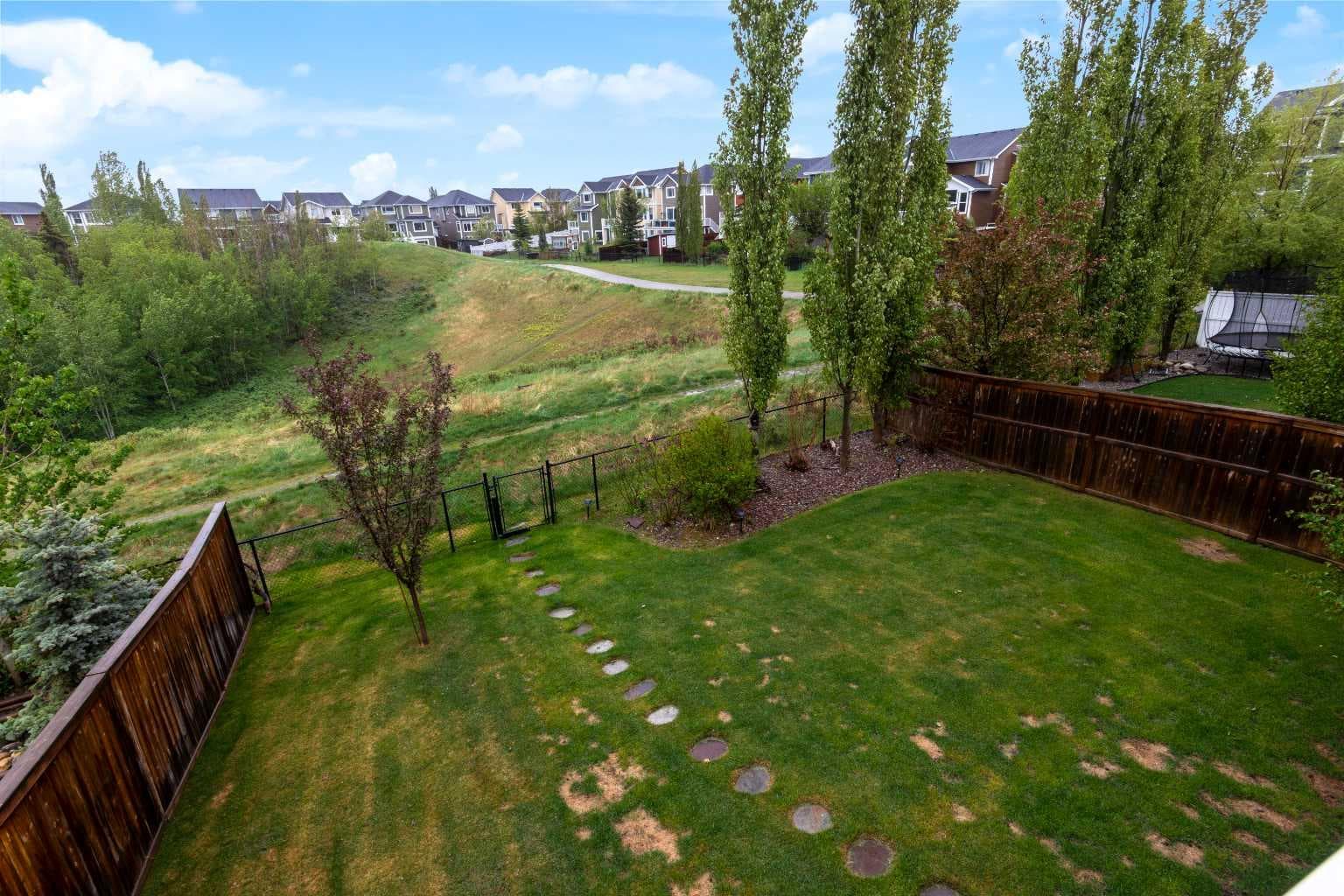 172 Ridge View Close 