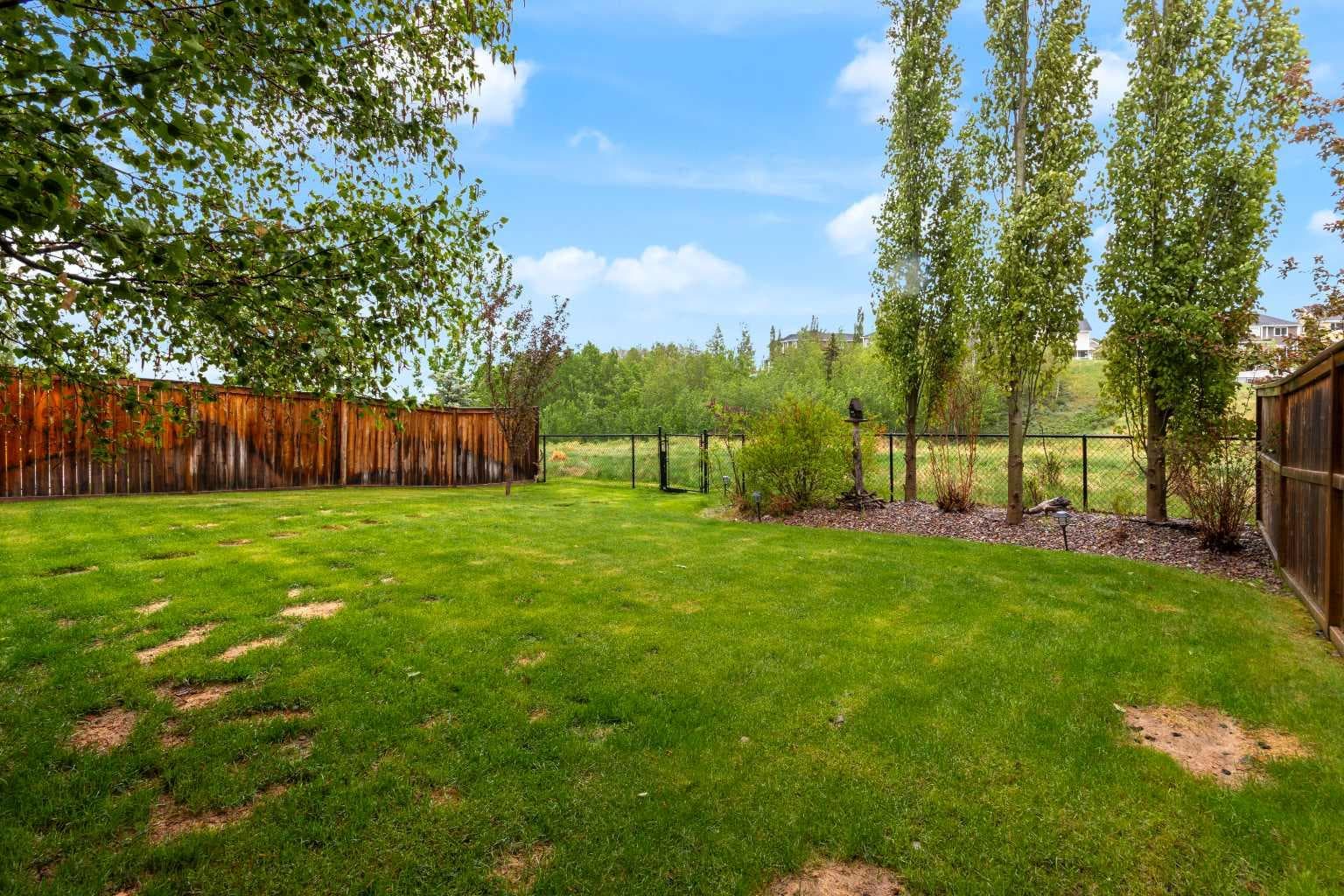 172 Ridge View Close 