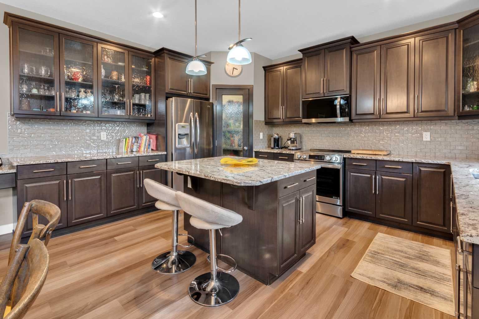 172 Ridge View Close 