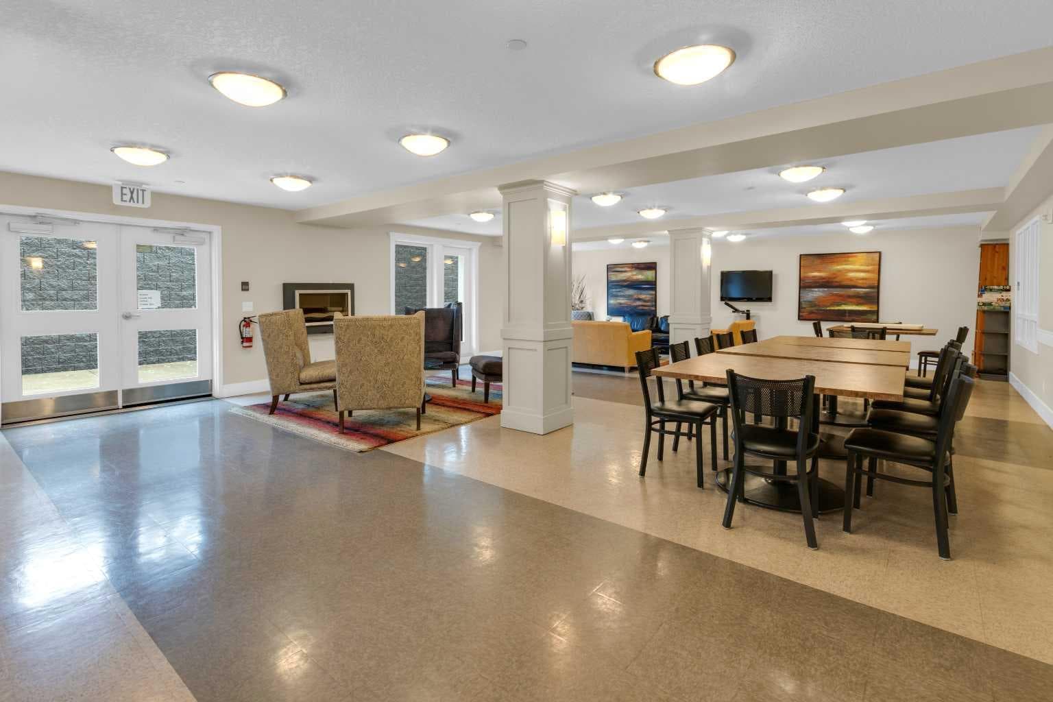 102, 500 Rocky Vista Gardens NW