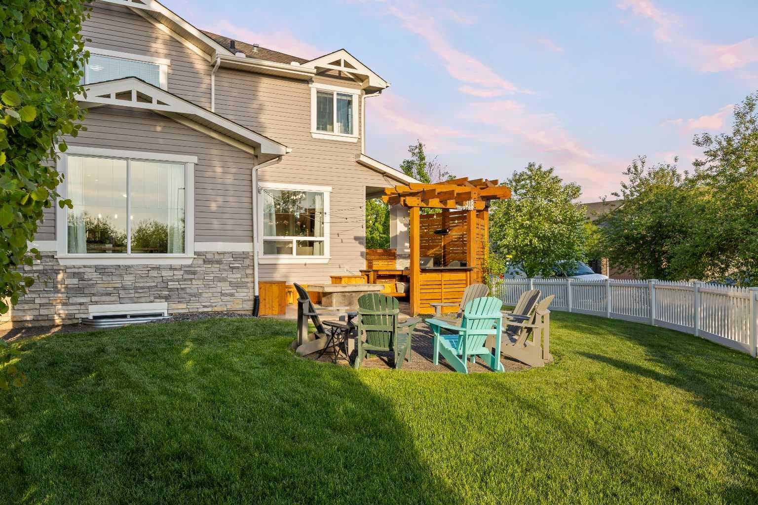 318 Coopers Drive SW