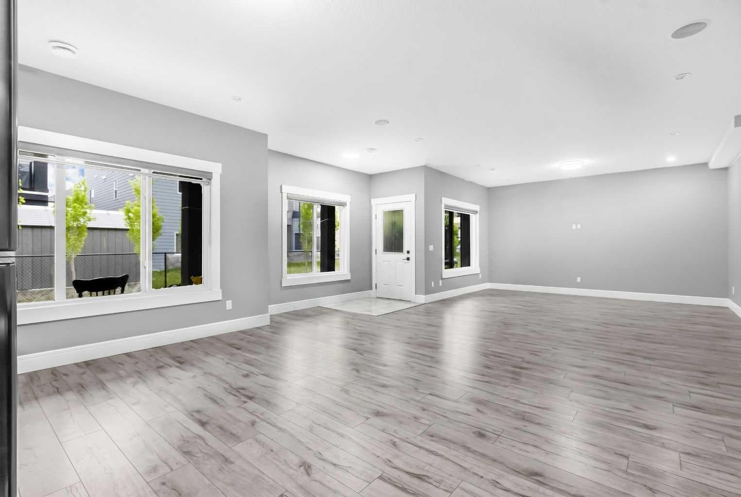 247 Kinniburgh Place 