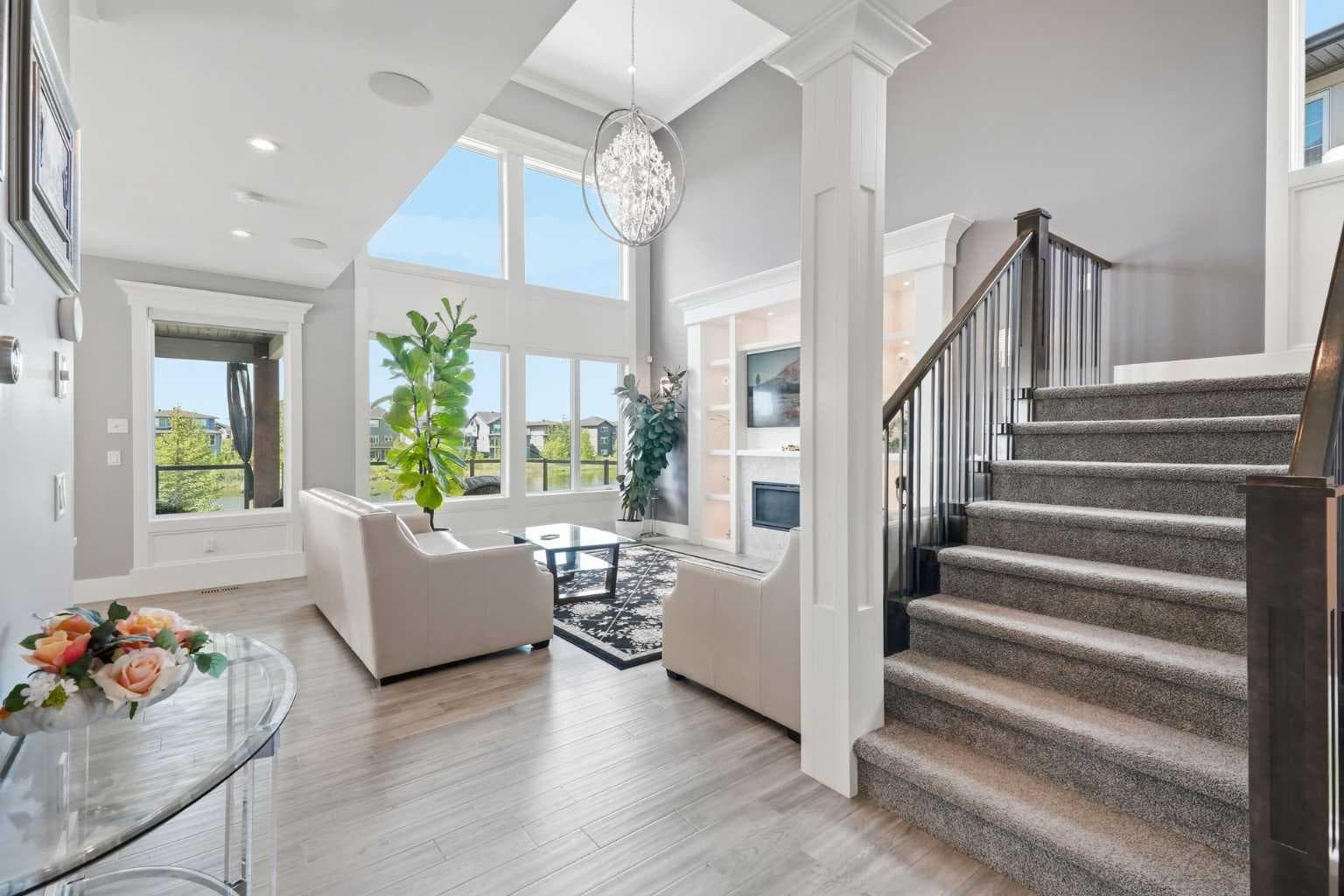 160 Kinniburgh Loop 