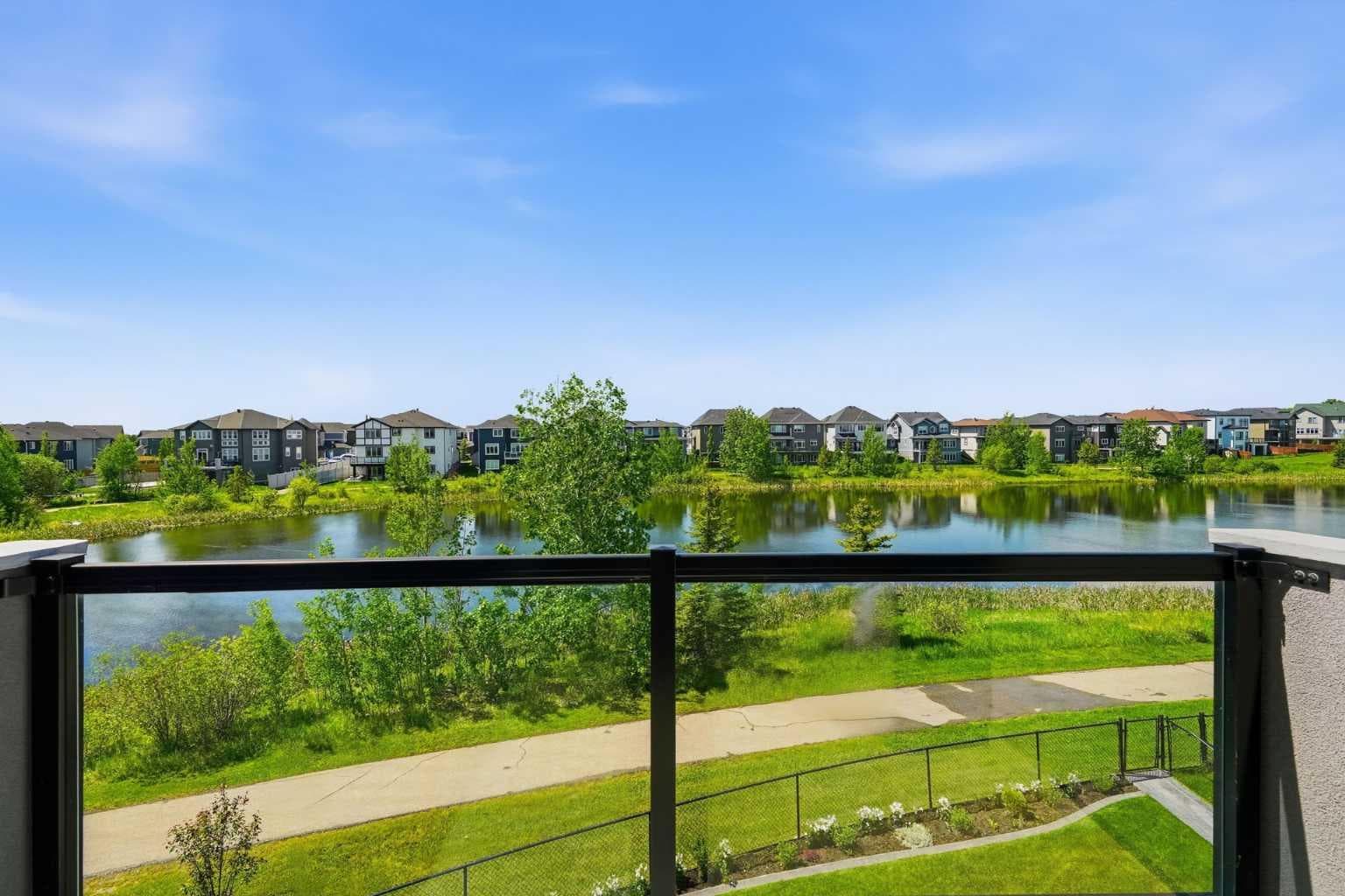160 Kinniburgh Loop 