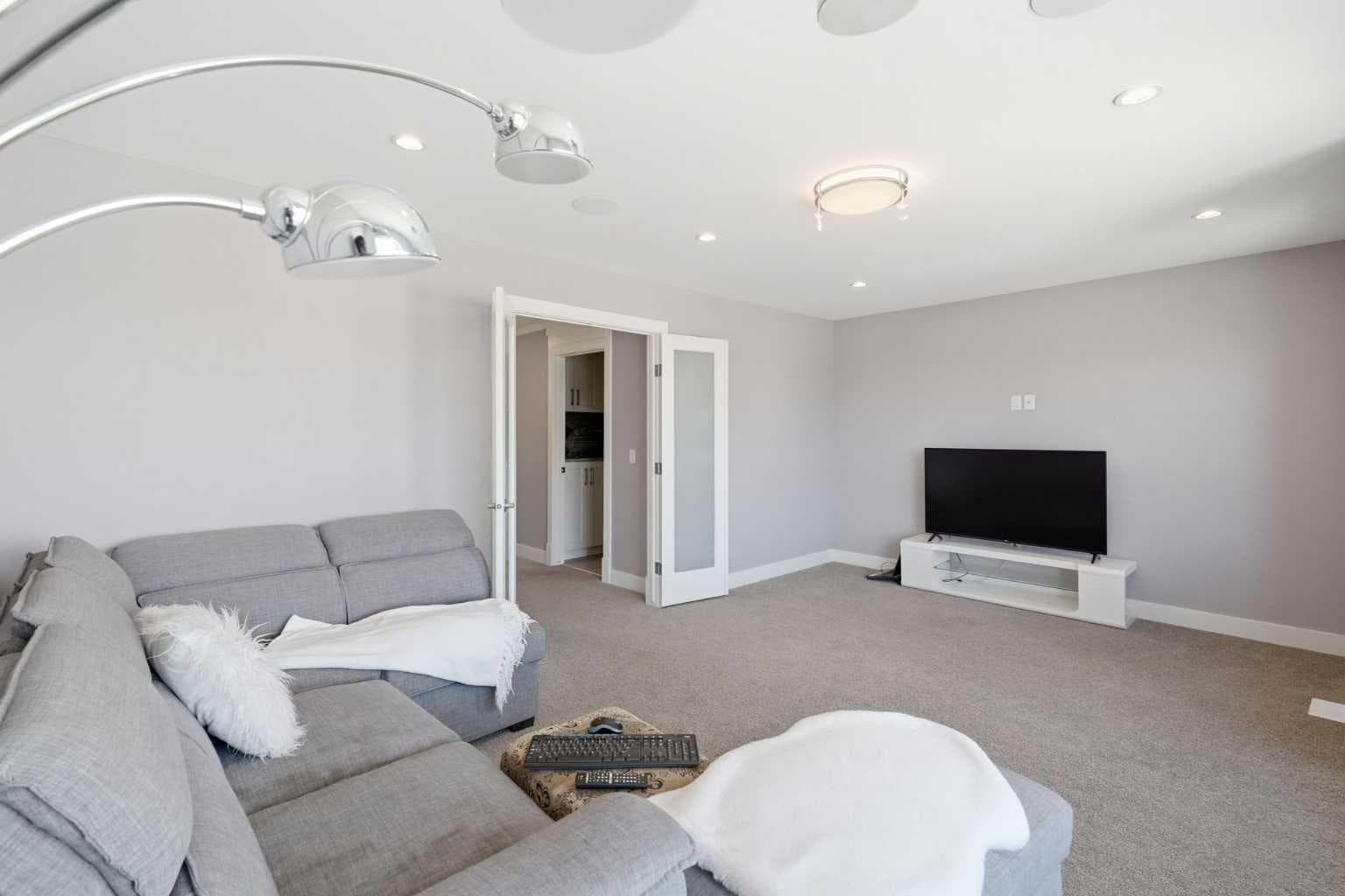 160 Kinniburgh Loop 