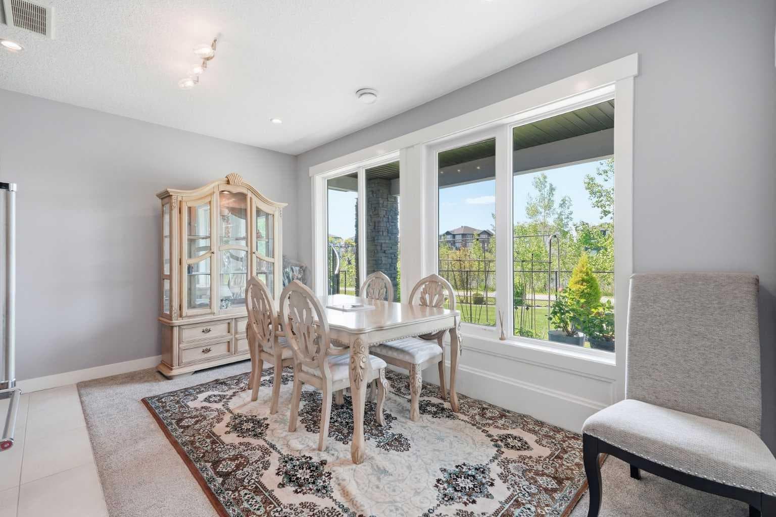 160 Kinniburgh Loop 