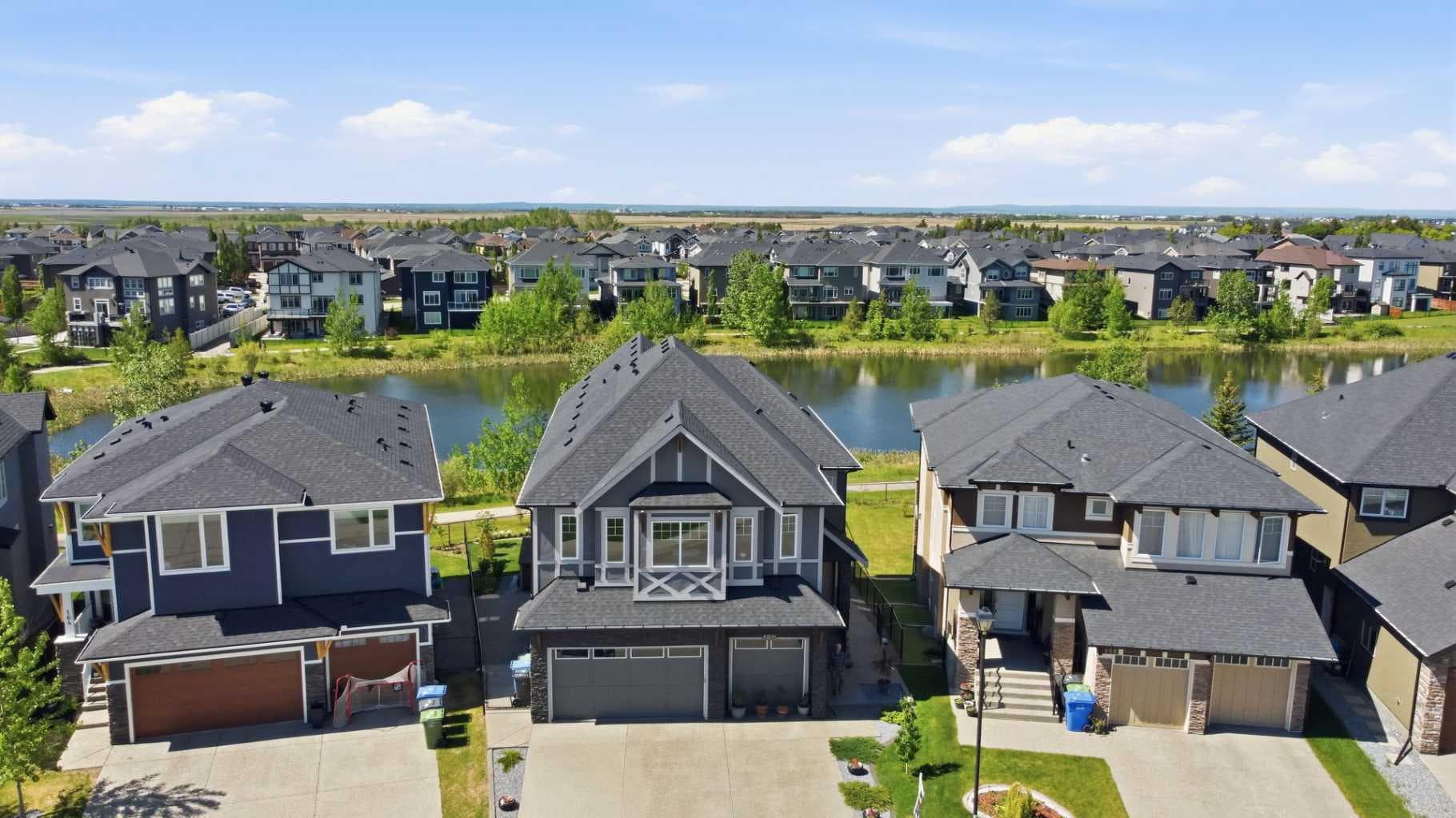 160 Kinniburgh Loop 