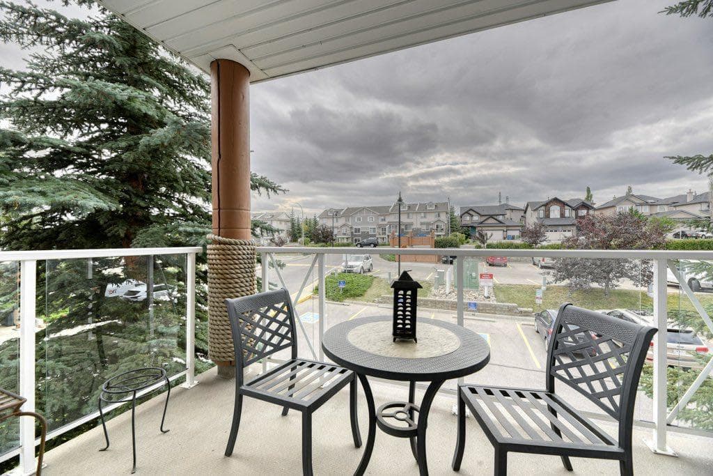 201, 390 MARINA Drive 