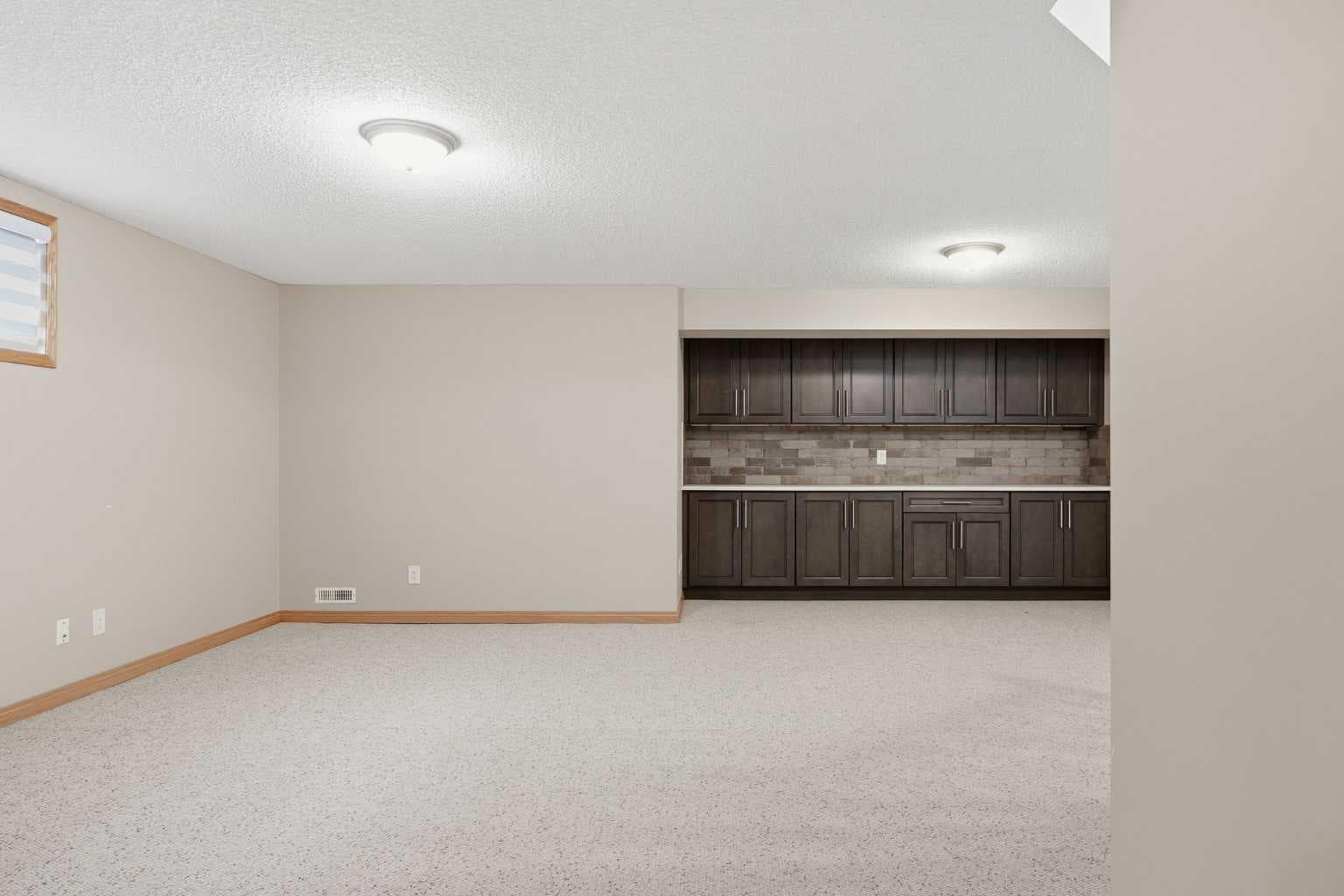 209 Oakmere Close 