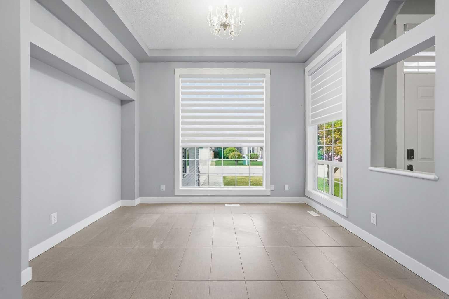 209 Oakmere Close 