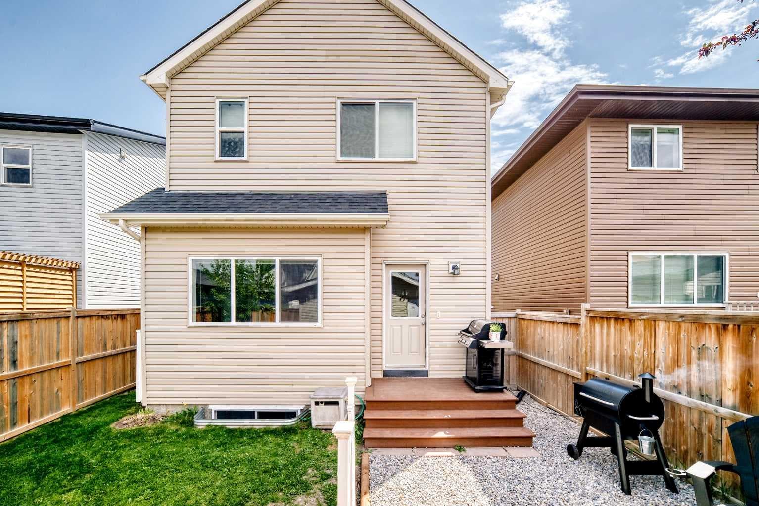 10 Reunion Grove NW