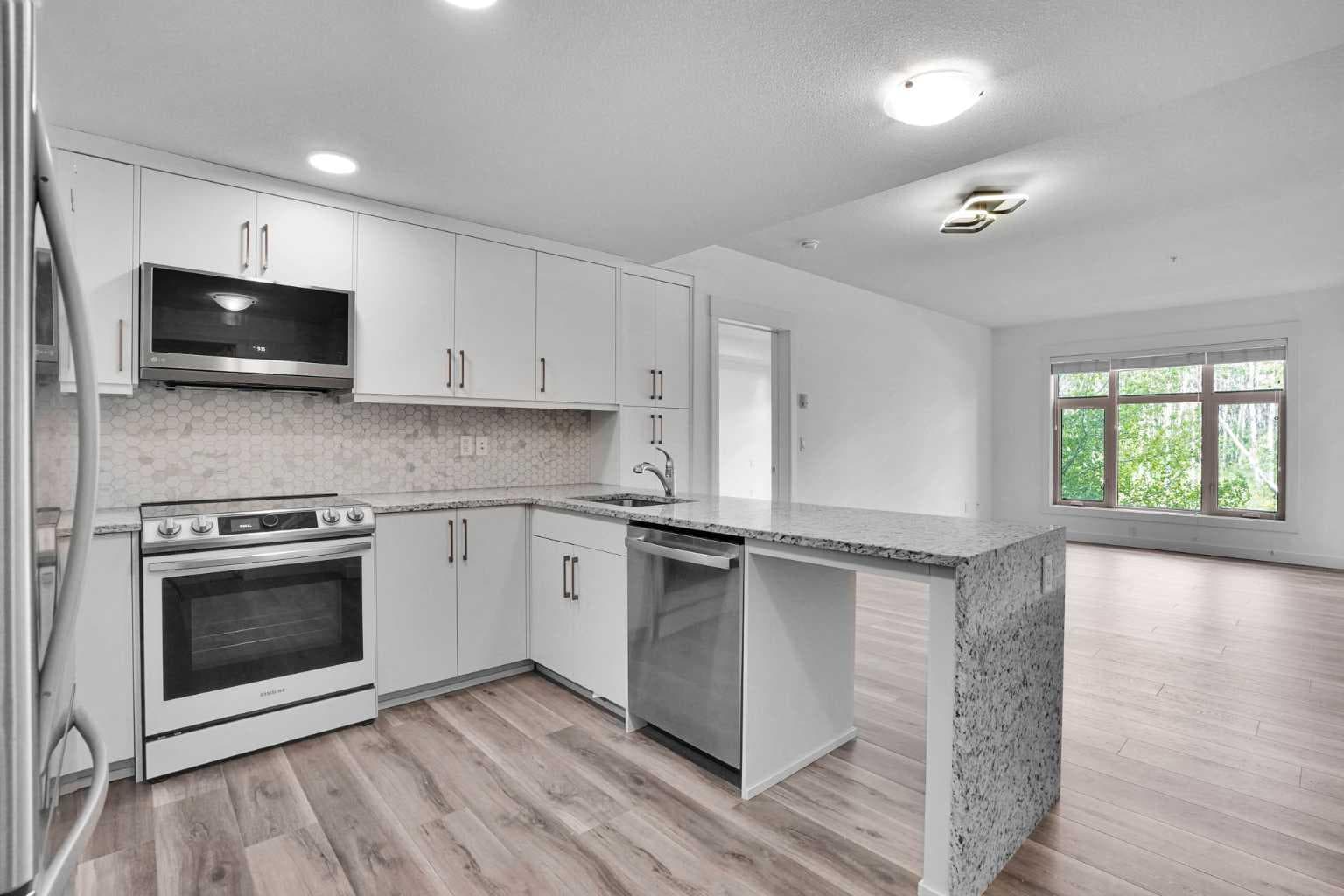 214, 15 Aspenmont Heights SW